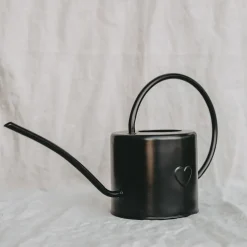 Eulenschnitt Gießkanne Herz schwarz