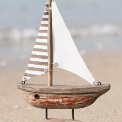 Ib Laursen Nautico Segelschiff mit rotem Rumpf