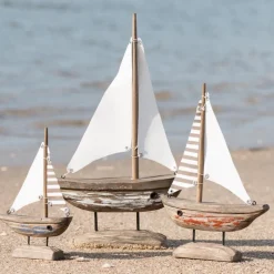 Ib Laursen Nautico Segelschiff mit rotem Rumpf