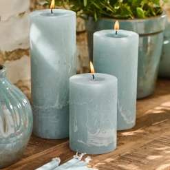 Ib Laursen Stumpenkerze rustikal staubig blau mittel