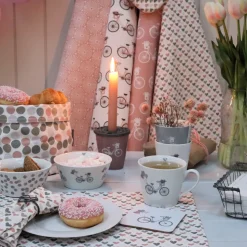 Krasilnikoff Korkuntersetzer Fahrrad mit Luftballons