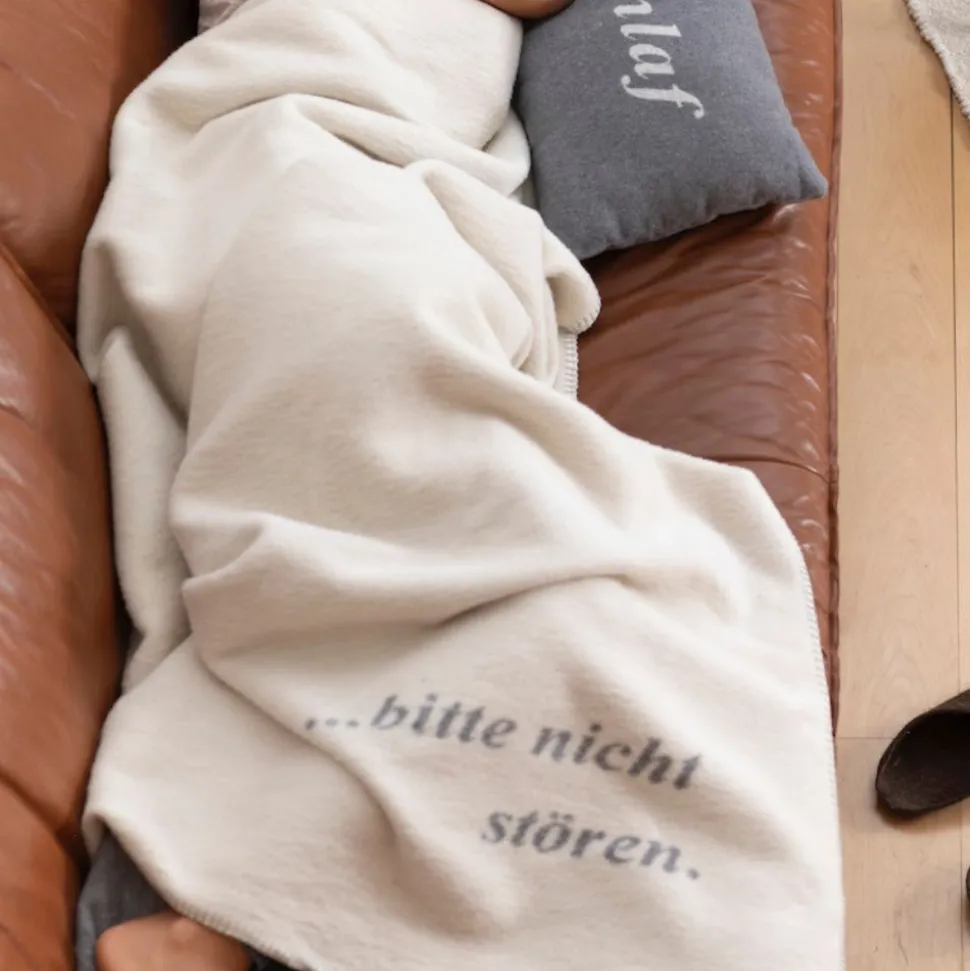 nordic_wohndecke_bitte_ni_SKUM2pgfTuOMn_0.webp Nordic Wohndecke Bitte nicht stören Weiß