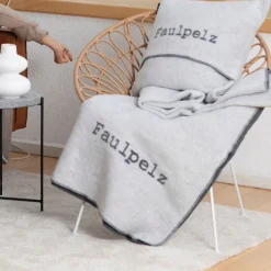 Nordic Wohndecke Faulpelz Hellgrau